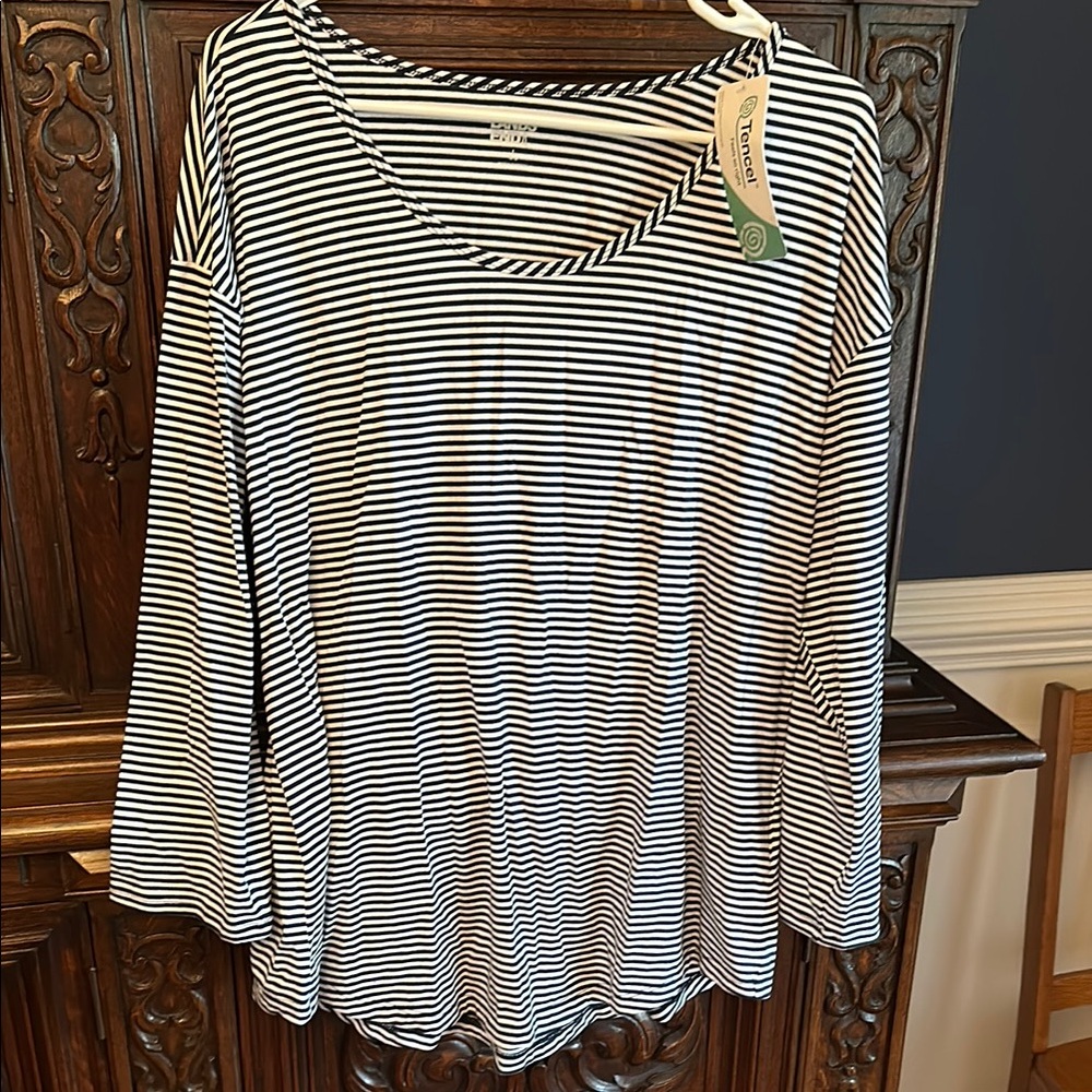 NWT Land’s End Navy and White 3/4 Sleeve Boxy Tee, women’s L 14-16